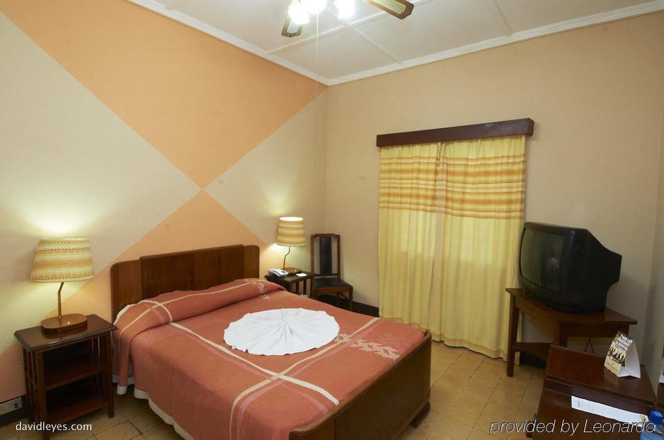 Hotel Panamerican Гватемала Экстерьер фото