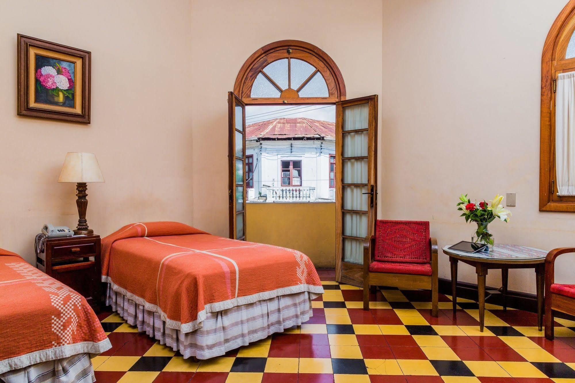 Hotel Panamerican Гватемала Экстерьер фото