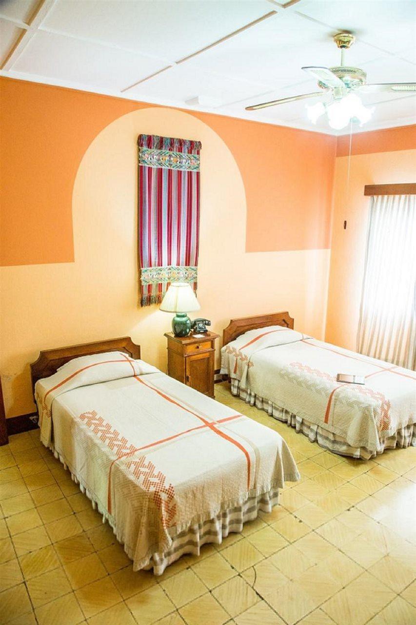 Hotel Panamerican Гватемала Экстерьер фото